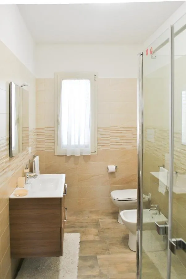 Casa Antu - Appartamento Con 2 Camere In Centro Abitato Orosei 0*,